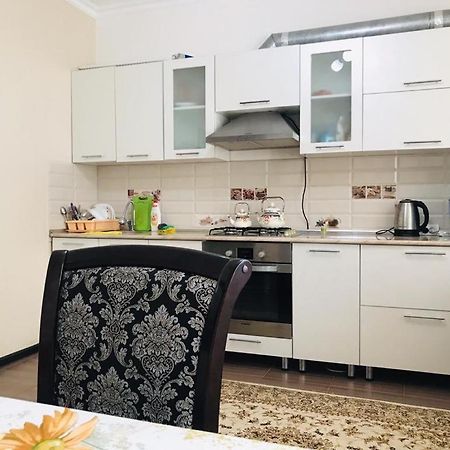 Жк Жана Алем Lägenhet Atyraū Exteriör bild